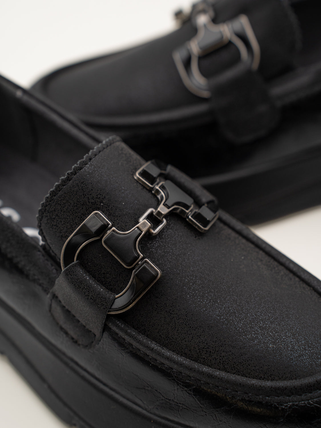 Mocasines de plataforma con hebilla UMBER en negro, de Mysoft (vista 3)