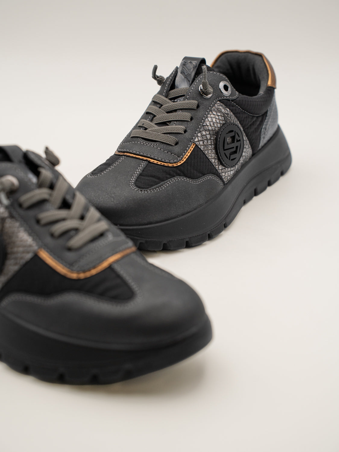 SPRUCE - 26M623 Zapatillas de plataforma mujer con cordones elásticos